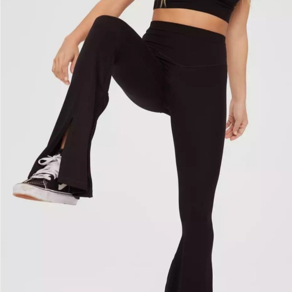 OFFLINE by Aerie Real Me Xtra Flare Leggings black, large, New!! NWT